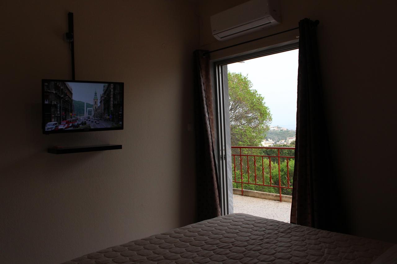 Sea Breeze Apartment Palaiontsiflikion Exterior photo